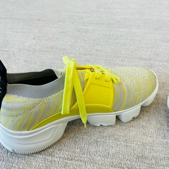 Givenchy Jaw Knit Sneakers - Picture 8 of 8